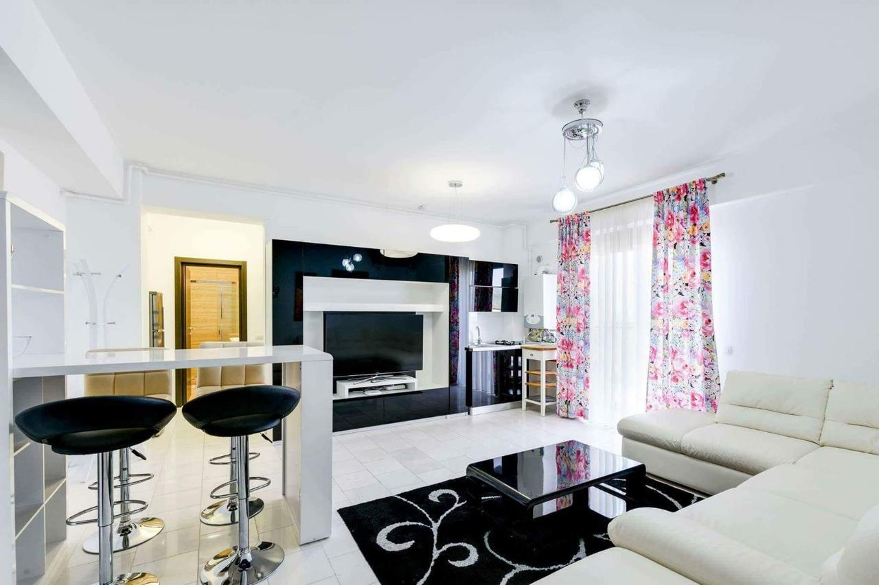 Sns Apartament In Vila Sophia Mamaia Exterior photo