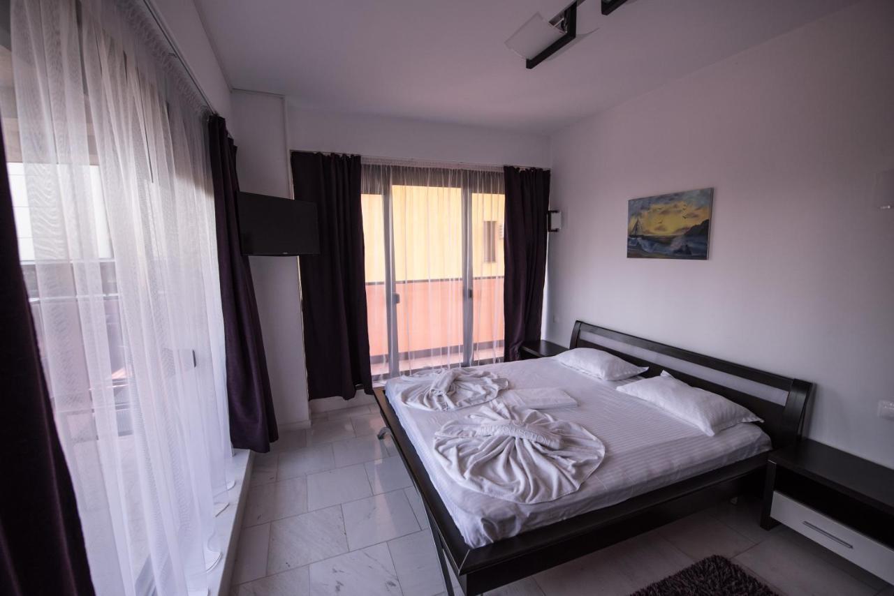 Sns Apartament In Vila Sophia Mamaia Exterior photo